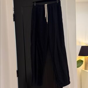 Vuori Men's S Black Joggers with White Drawstring
